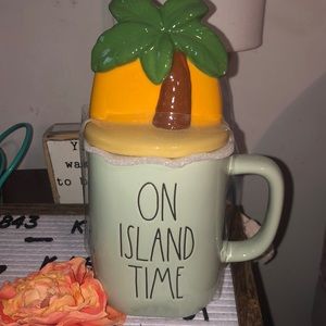NEW RAE DUNN cool island coffee with top 🔥